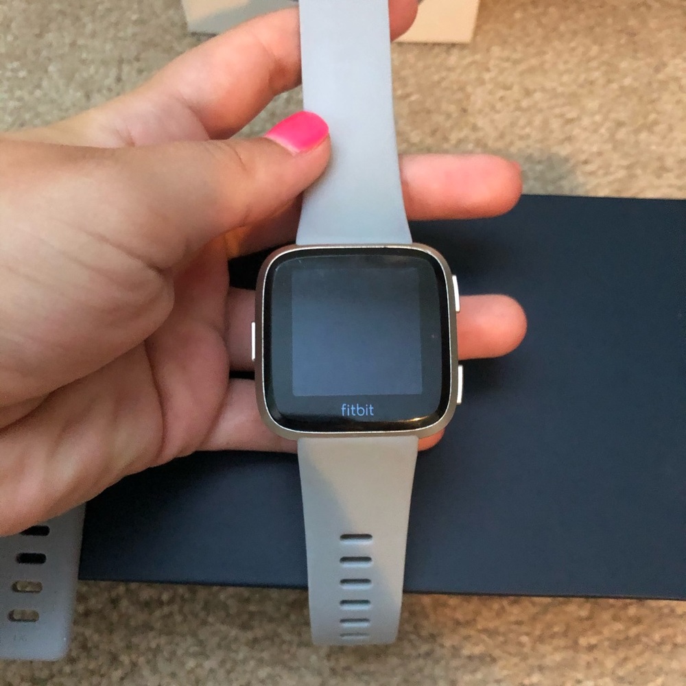 Fitbit Versa - image 4